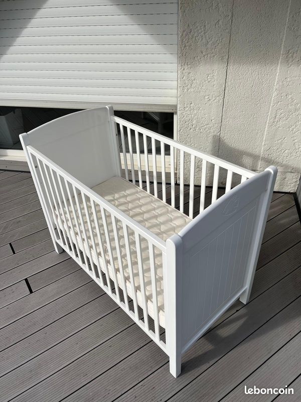 Lit bébé (image 1)