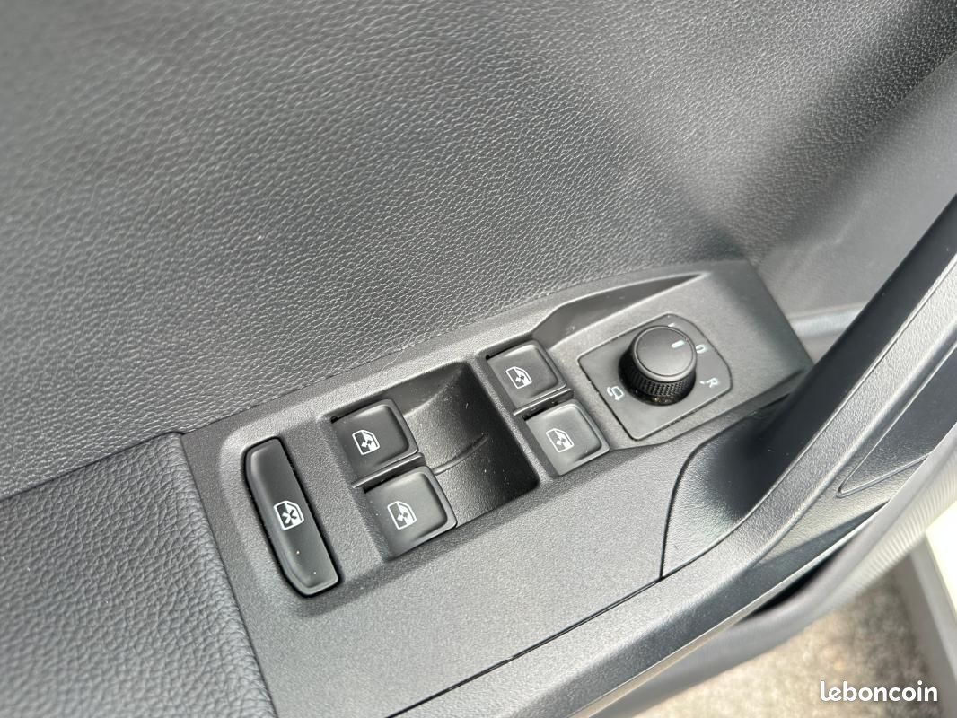 Seat Arona 1.0 TSI 110 ch Start/Stop BVM6 Style Business (image 8)