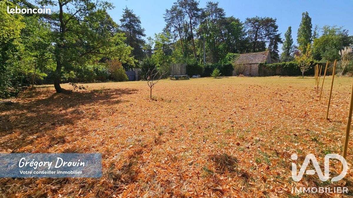 Terrain 685 m² · à Le Vaudoué · 685 m² · 165 000 €