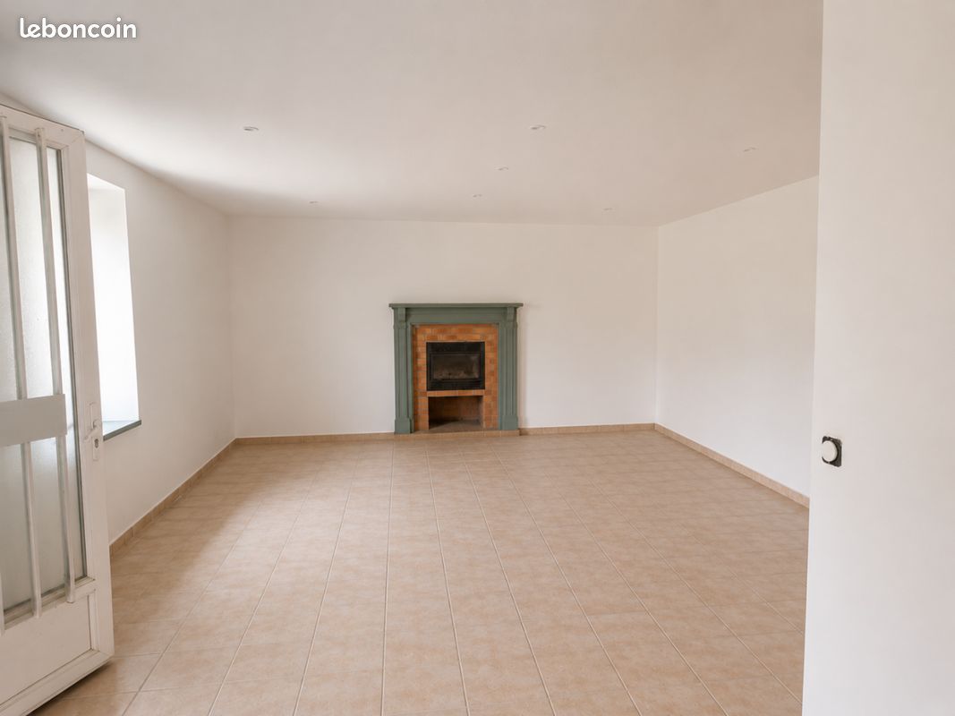 Maison 3 pièces 85 m² · à Saint-Gilles-les-Bois · 85 m² · 740 €