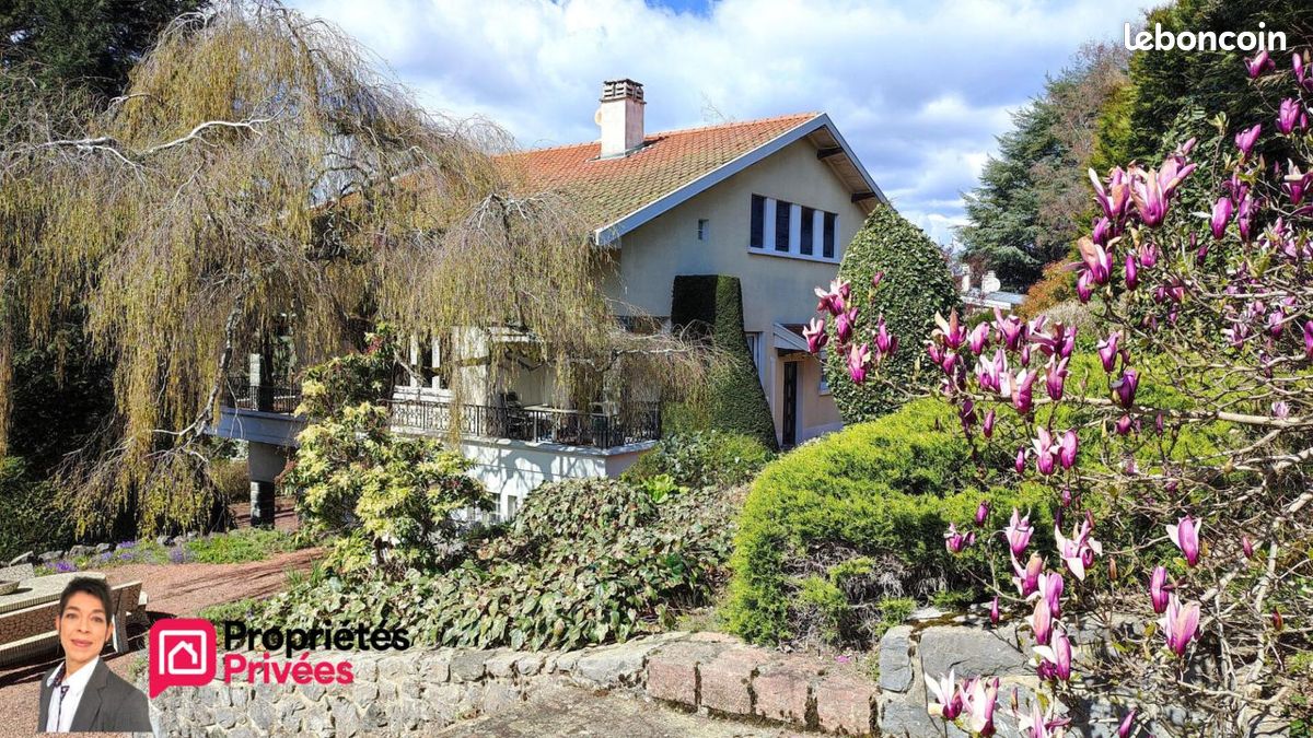 Maison 8 pièces 223 m² · à Thizy-les-Bourgs · 223 m² · 279 000 €