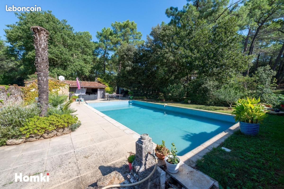 Maison 7 pièces 176 m² · à Suze-la-Rousse · 176 m² · 495 000 €