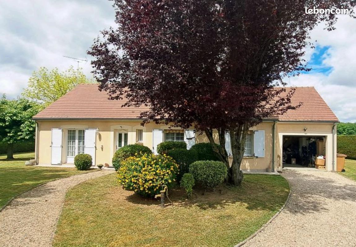Maison 5 pièces 115 m² · à Corbeilles · 115 m² · 224 000 €