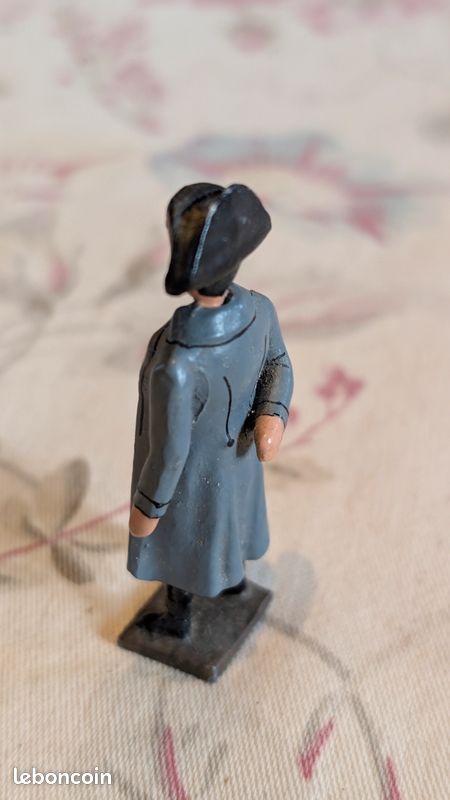 Figurine de 3e porte-aigle du génie de la garde (1812) CBG Mignot