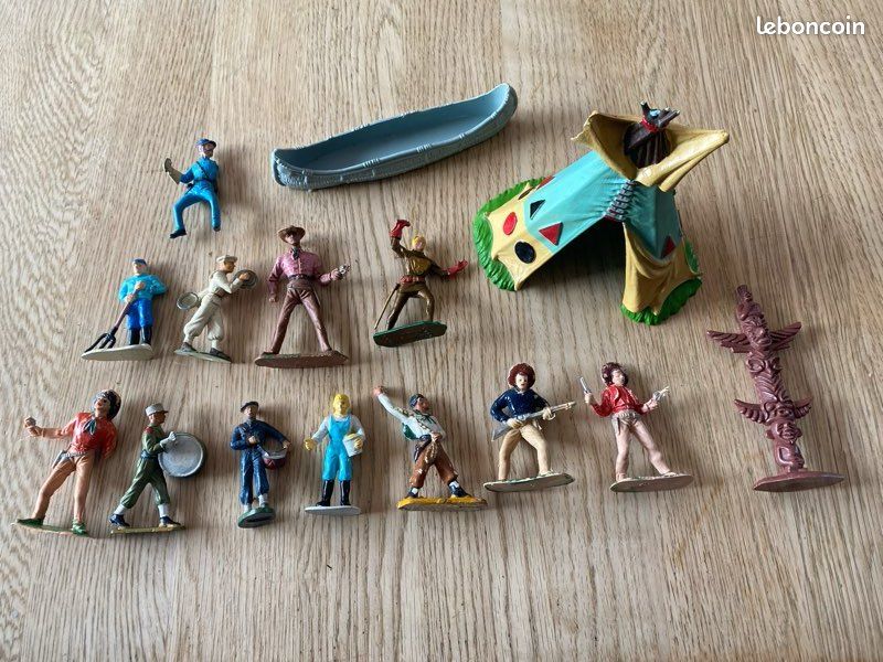 SUPERBE GARAGE STARLUX avec sa boite et les figurines. EUR 179,00 SUPERBE GARAGE STARLUX avec sa boite et les figurines. EUR 179,00