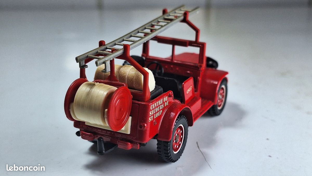 Camion De Pompiers Dodge Double Cabine Alerte 0021 - Commune De Saint Août - 1/43