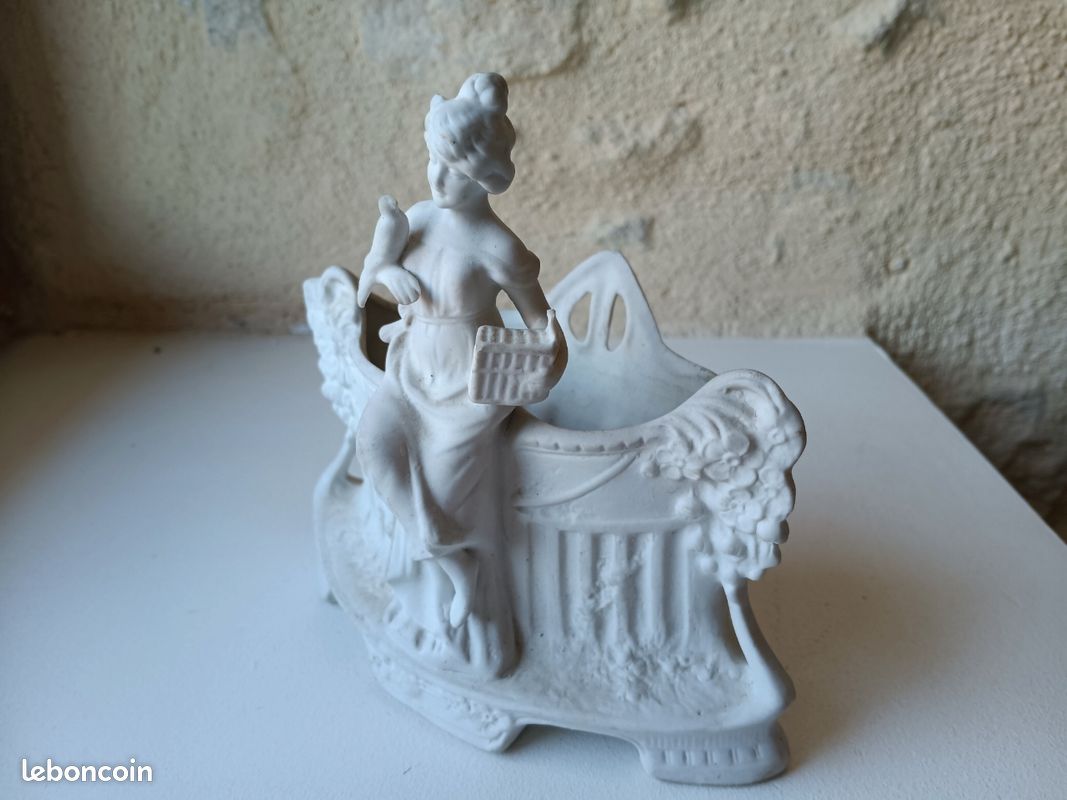 Bouquetière/ sculpture pot en biscuit (image 8)