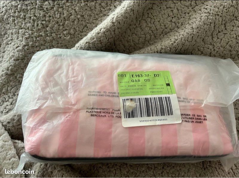 Trousse de maquille / toilettes victoria secret (image 3)