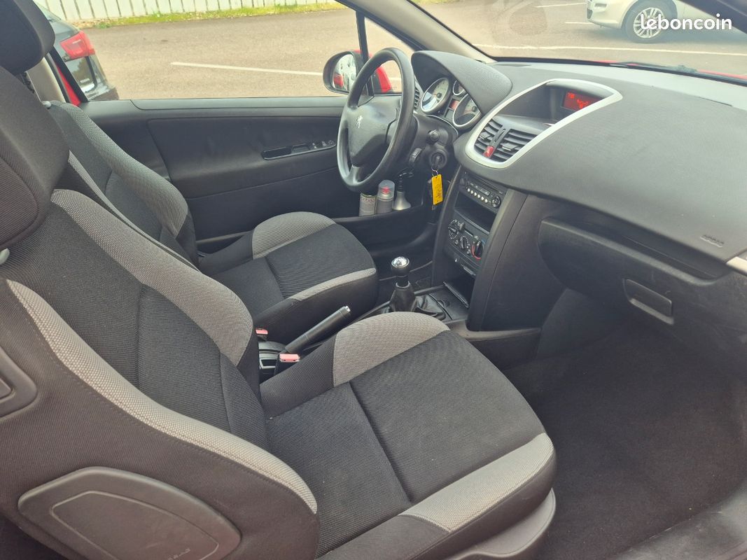 Peugeot 207 1.4 75 cv Urban Move (image 4)