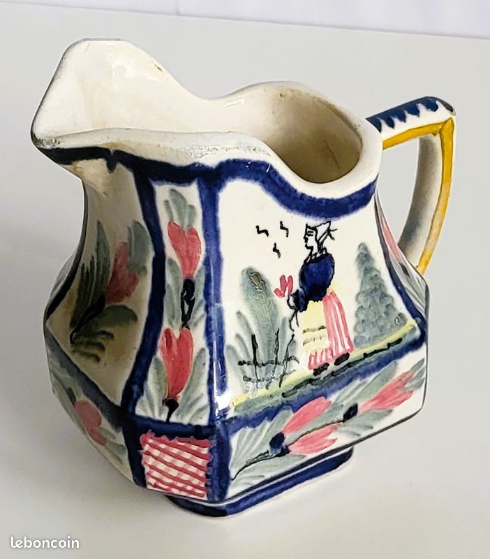 Pot à lait / Crémier Milk Pot signé HB Quimper (image 1)