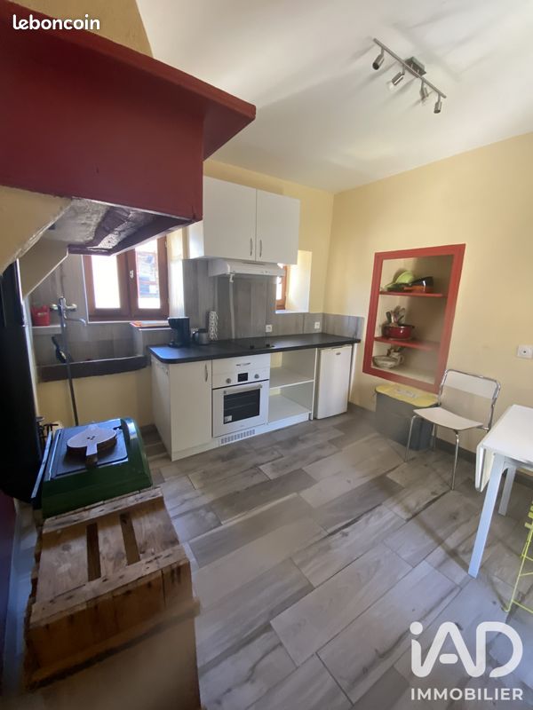 Maison 2 pièces 30 m² · à Saint-Sernin-sur-Rance · 30 m² · 300 €