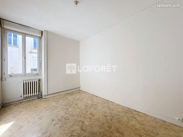 https://img.leboncoin.fr/api/v1/lbcpb1/images/a5/57/a1/a557a18285cf86a228f99bfca2660c7d9e8fbb6a.jpg?rule=ad-image