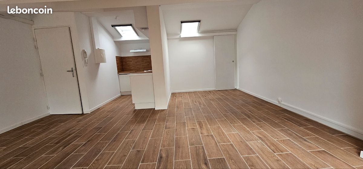 Immense studio climatisé neuf