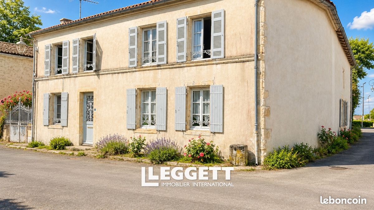 Maison 11 pièces 284 m² · à Écoyeux · 284 m² · 489 720 €