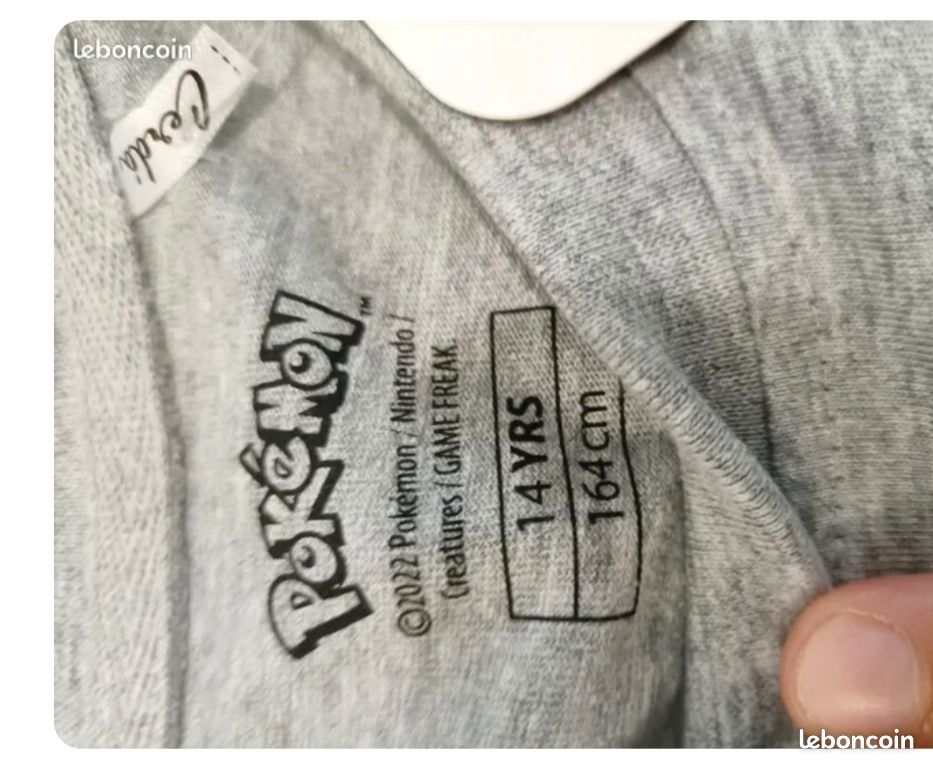 T shirt neuf pokémon 14 ans Vêtements