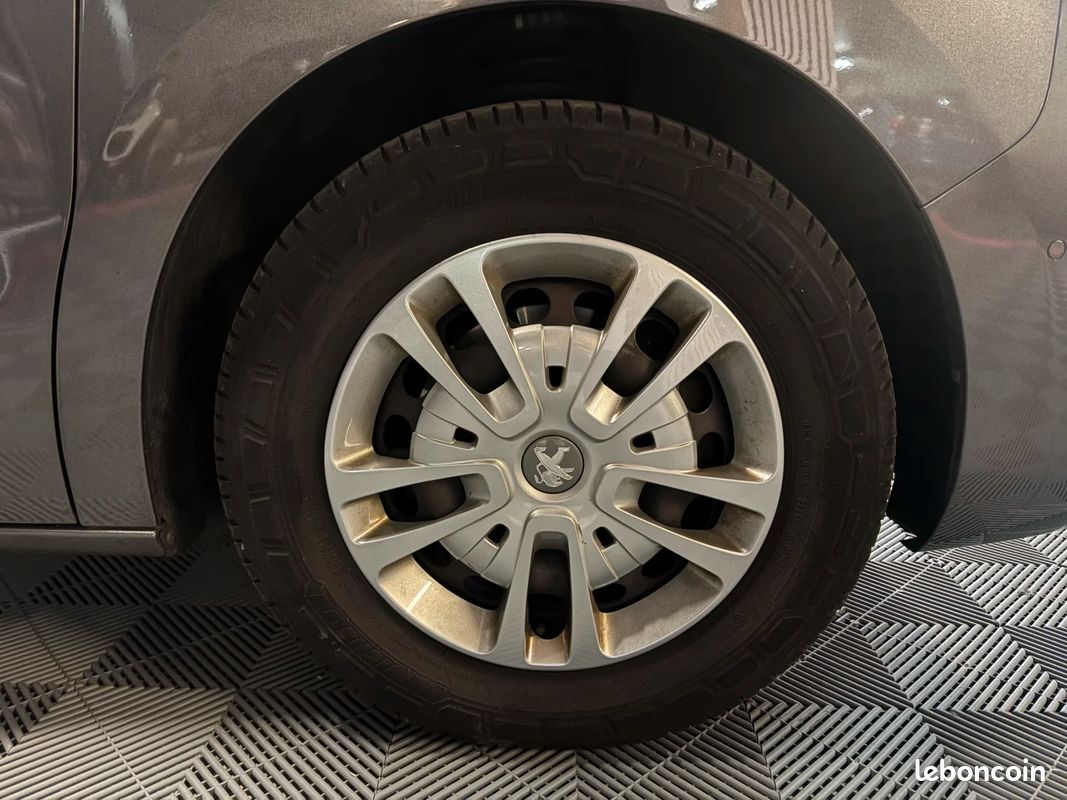 Peugeot EXPERT Standard 2.0 Blue HDi 122 cv Asphalt - TVA RECUPERABLE 17492 HT - ATTELAGE - SUIVI COMPLET PEUGEOT (image 37)