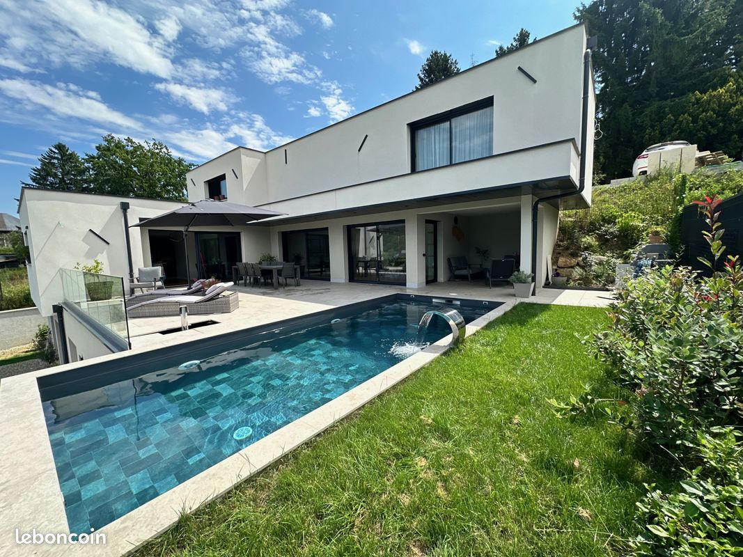 Maison 6 pièces 218 m² · à Viviers-du-Lac · 218 m² · 730 000 €