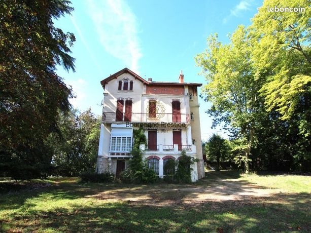 Maison 11 pièces 267 m²