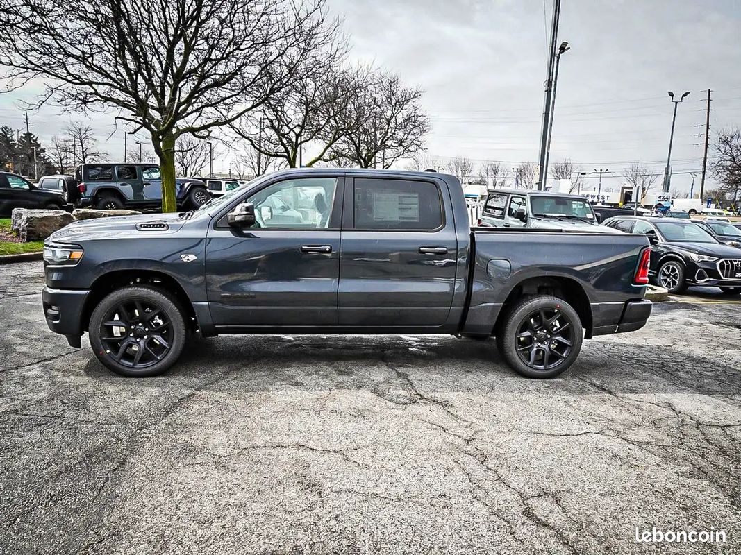Dodge RAM 1500 Sport 5.7 HEMI V8 4x4 – Toit Pano – Forged Blue – NEUF 2026 - TVA (image 5)