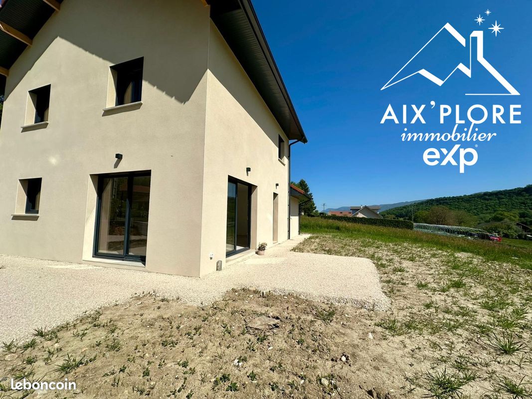Maison 4 pièces 103 m² · à Saint-Pierre-de-Curtille · 103 m² · 399 000 €