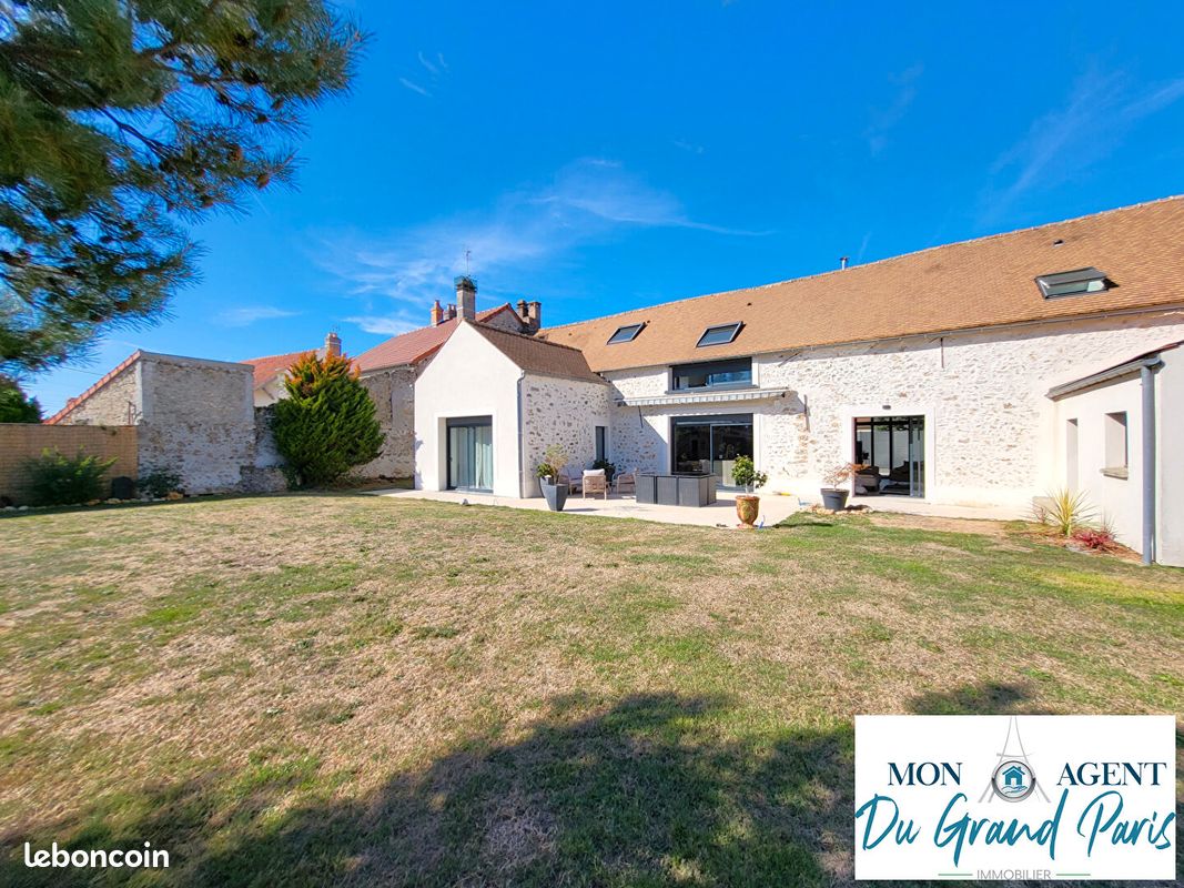 Maison 11 pièces 269 m² · à Briis-sous-Forges · 269 m² · 799 000 €