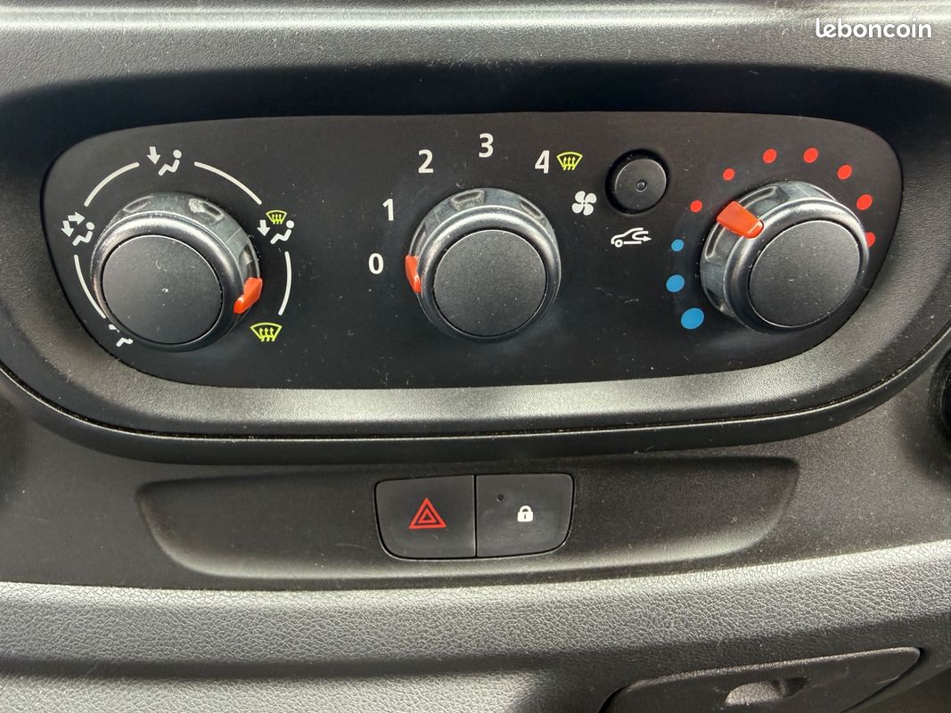 Renault trafic combi 1.6 dci 95ch l1 energy zen - climatisation - bluetooth - centralisation (image 29)