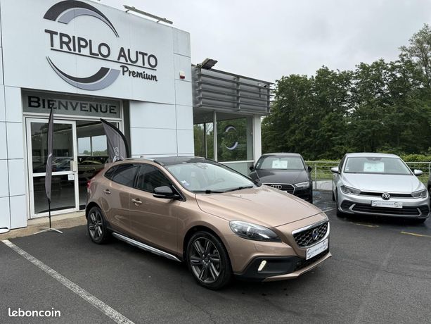 Volvo XC60 I 2.0 D3 16V Épave (2017, Noir