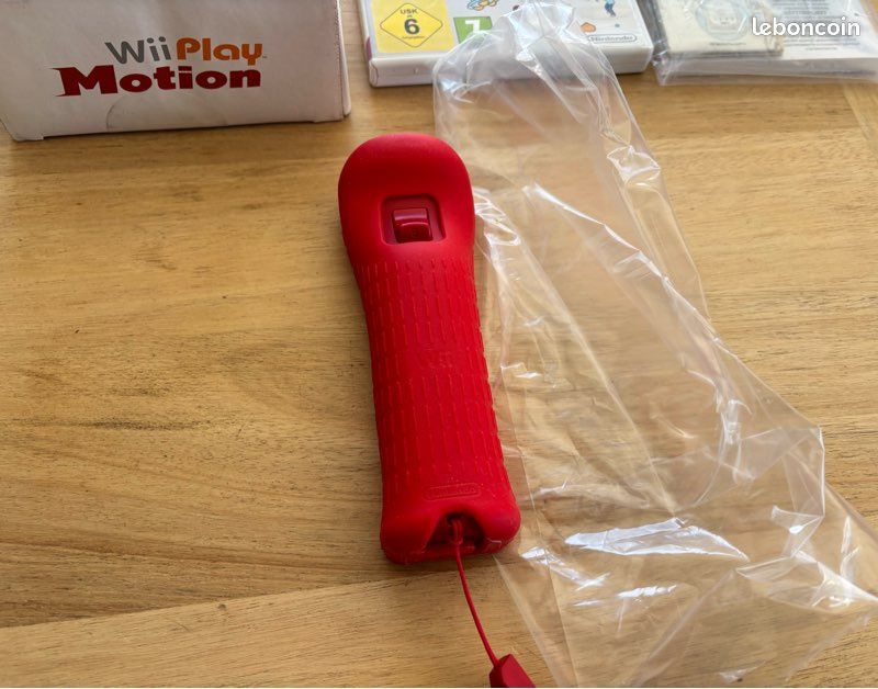 RARE - MANETTE OFFICIELLE NINTENDO WII MOTIONPLUS INSIDE ROSE TRÈS BON