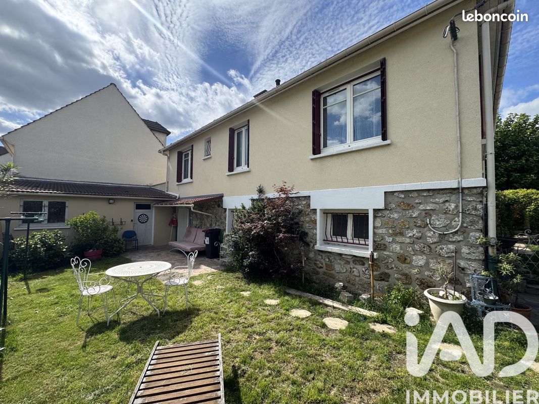 Maison 5 pièces 120 m² · à Sainte-Geneviève-des-Bois · 120 m² · 335 000 €