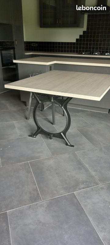 Pied de table en fonte (image 3)