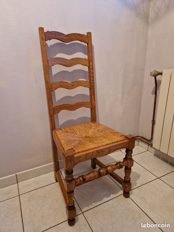Suite de 6 chaises brutalistes vintage Georges Robert en bois et paille