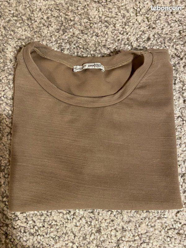 Lot de 3 hauts, 1 veste et 1 pochette (image 2)