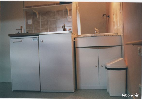 Chambre meublée