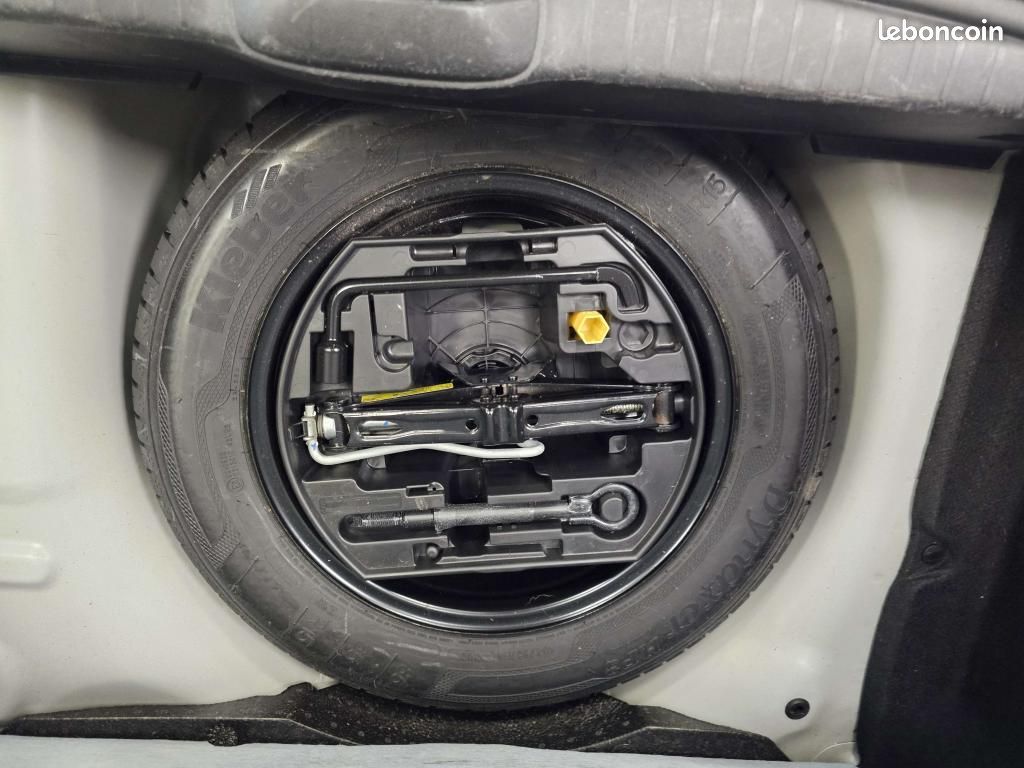 PEUGEOT 208 1.2i PureTech 12V - 82 BERLINE Active PHASE 2 (image 29)