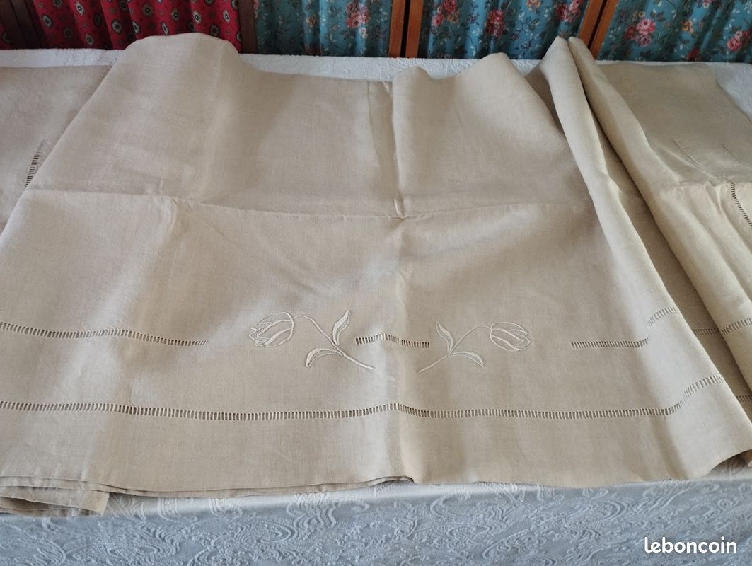Drap ancien brodé main, pur lin, jamais utilisé (image 7)