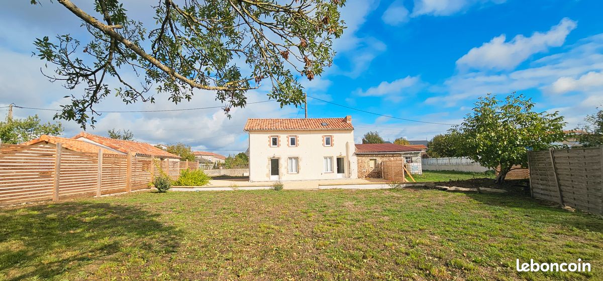Maison 5 pièces 80 m² · à Argentonnay · 80 m² · 125 000 €