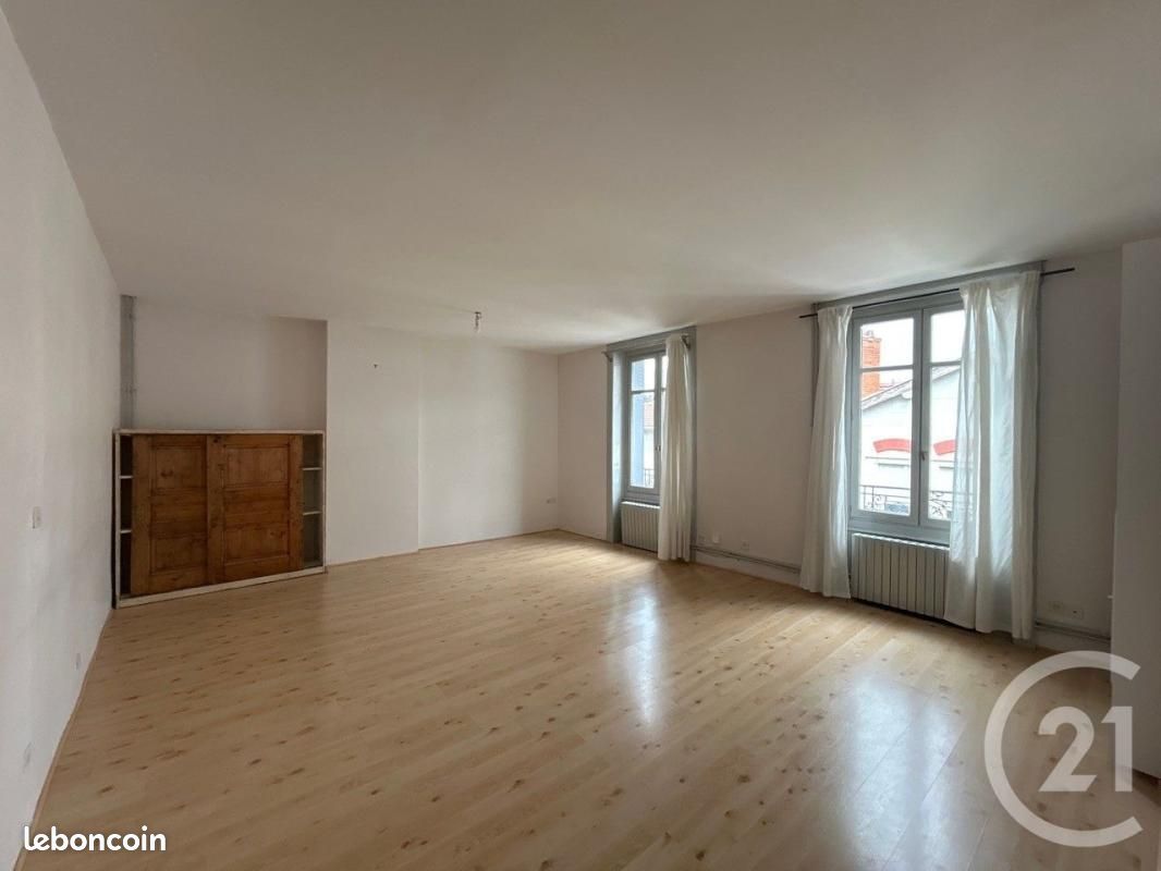Appartement 4 pièces 96 m² · à Saint-Étienne · 96 m² · 99 000 €