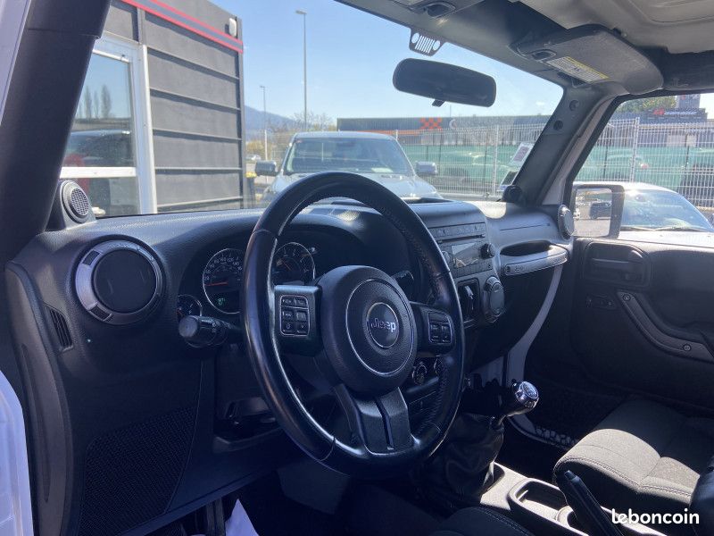 Jeep WRANGLER UNLIMITED 2.8 CRD 200CH FAP MOUNTAIN (image 9)