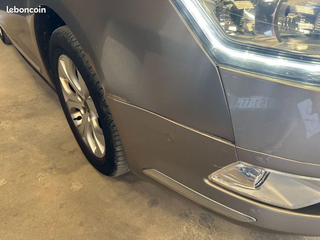 CITROEN C5 1.6 e-HDi 115 Confort BMP6 (image 27)