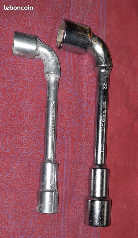 Lot d'outils (clefs) (image 1)