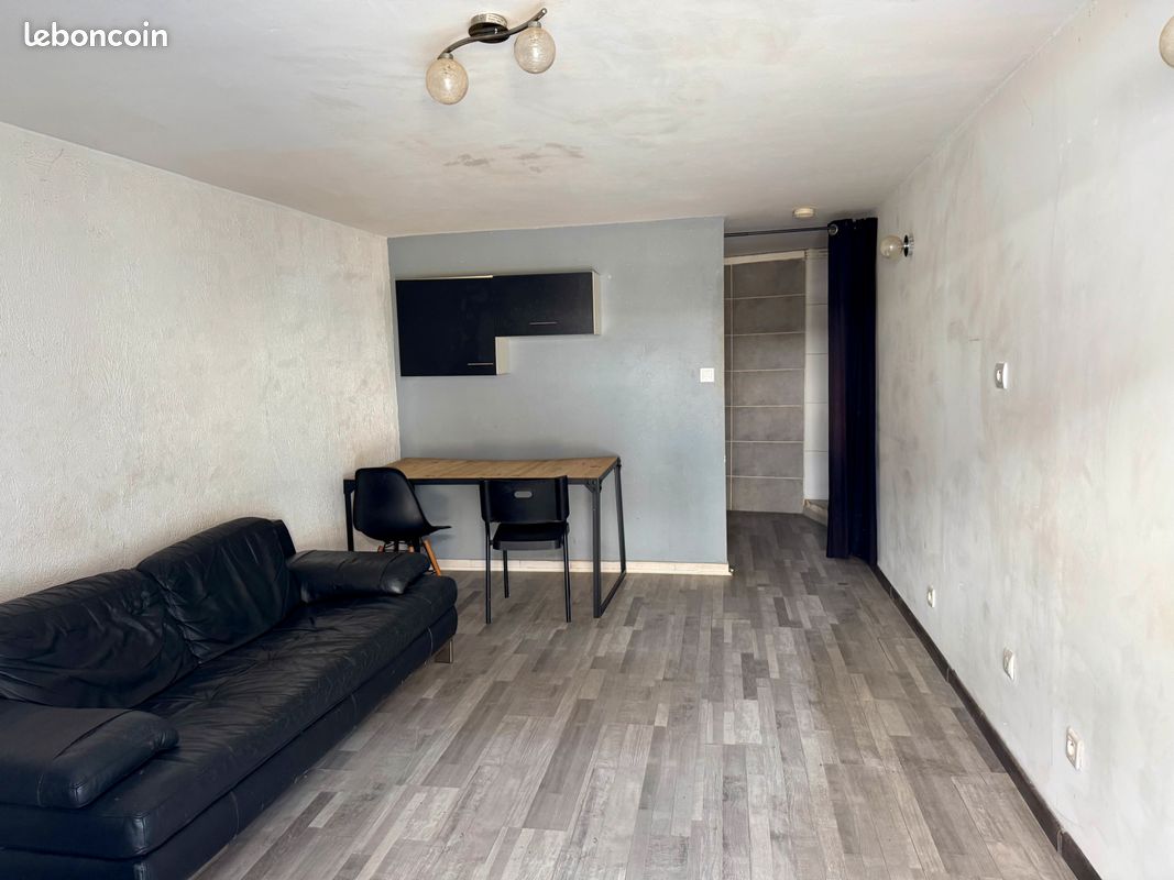 Appartement 1 pièce 29 m² · à Nîmes · 29 m² · 370 €