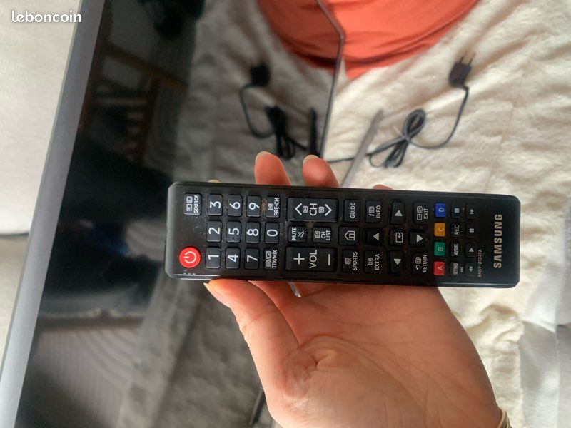 Télé Samsung 80 cm (image 2)