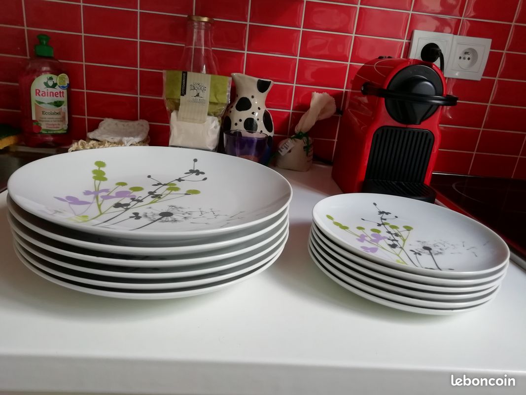 Lot de 12 assiettes Monoprix (6 assiettes plates, 6 assiettes à dessert) (image 1)