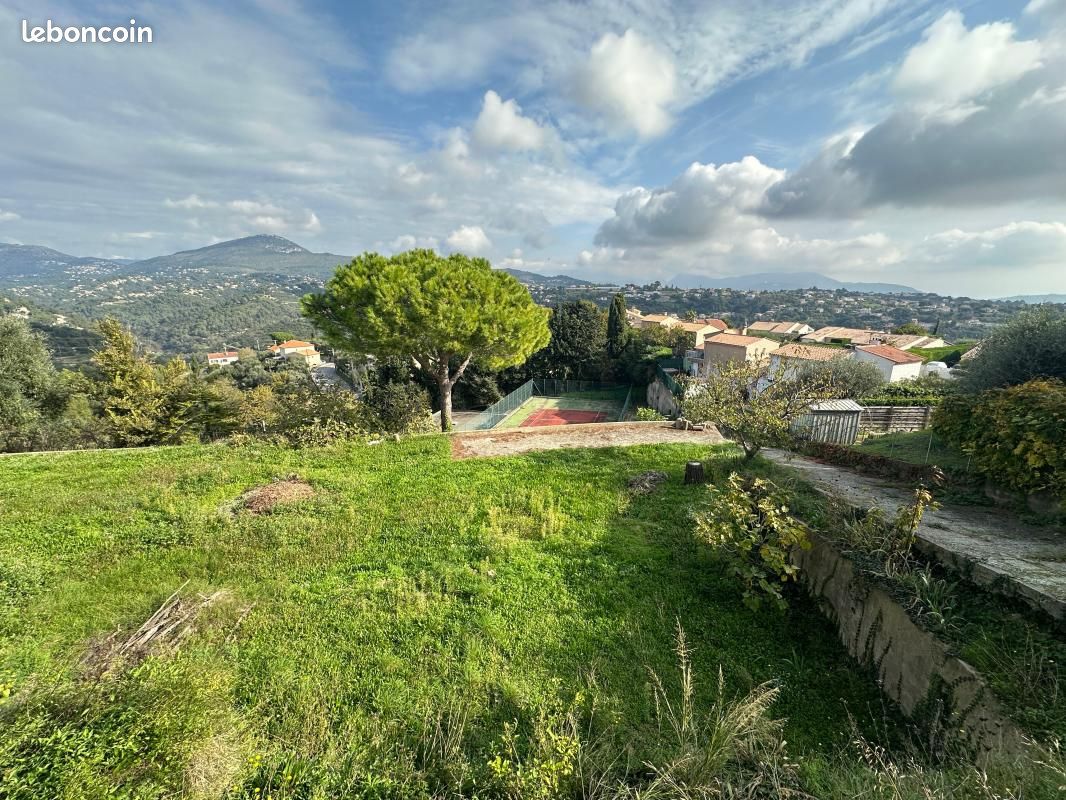 Terrain 1210 m² · à Nice · 340 000 €