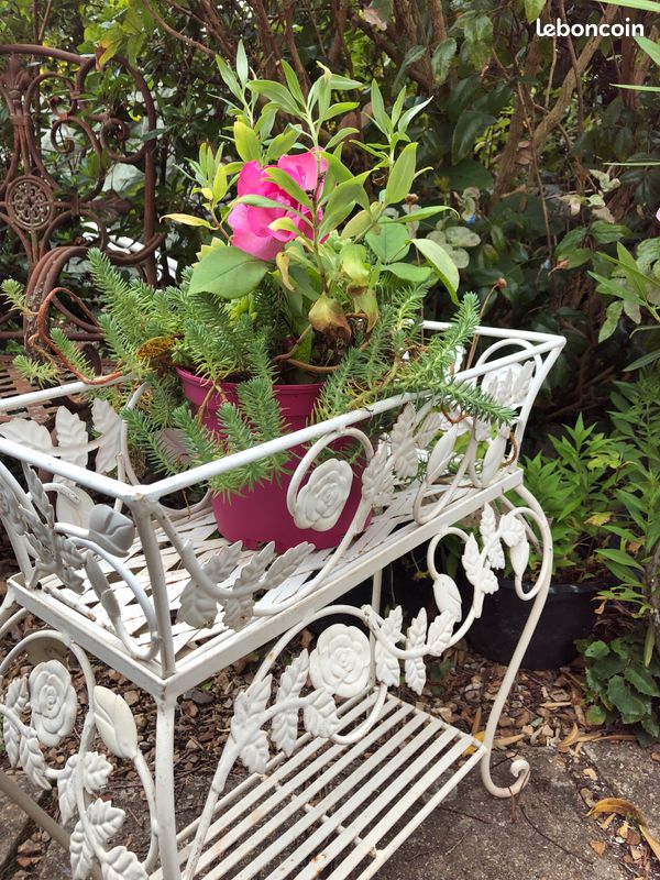 Jolie jardinière / porte pot de fleurs en fer forgé avec support (image 12)