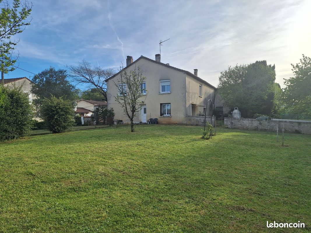Maison 5 pièces 101 m² · à La Rochefoucauld-en-Angoumois · 101 m² · 167 480 €