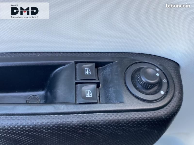 Renault Twingo 0.9 TCe 90ch energy Limited 2017 (image 16)