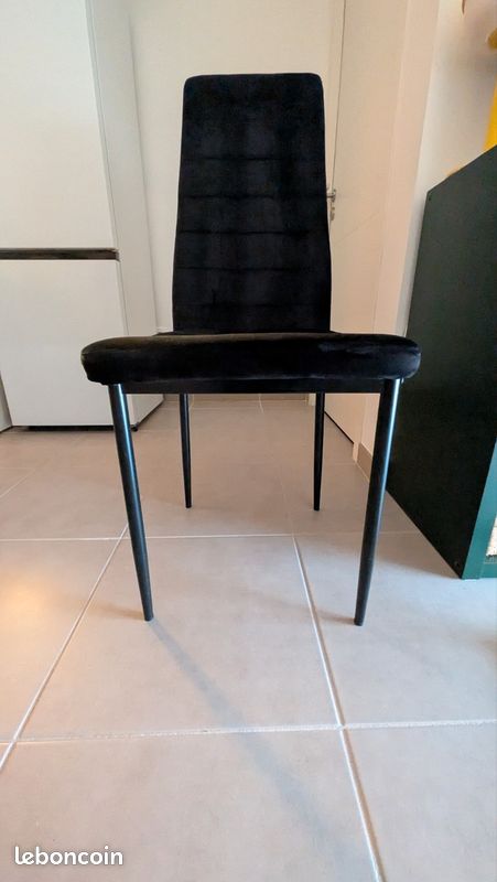 Chaises rembourrées effet velours (image 6)