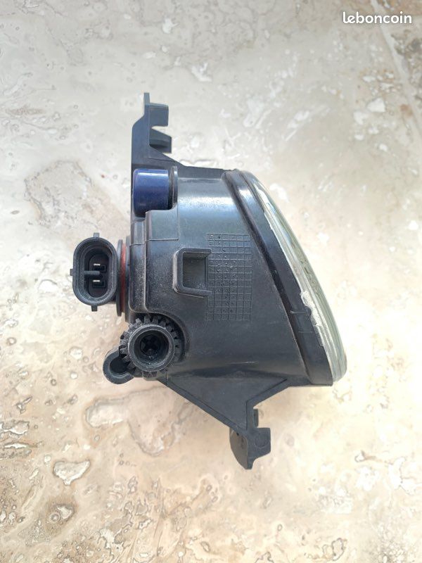 Antibrouillard droit clio 3 (image 3)
