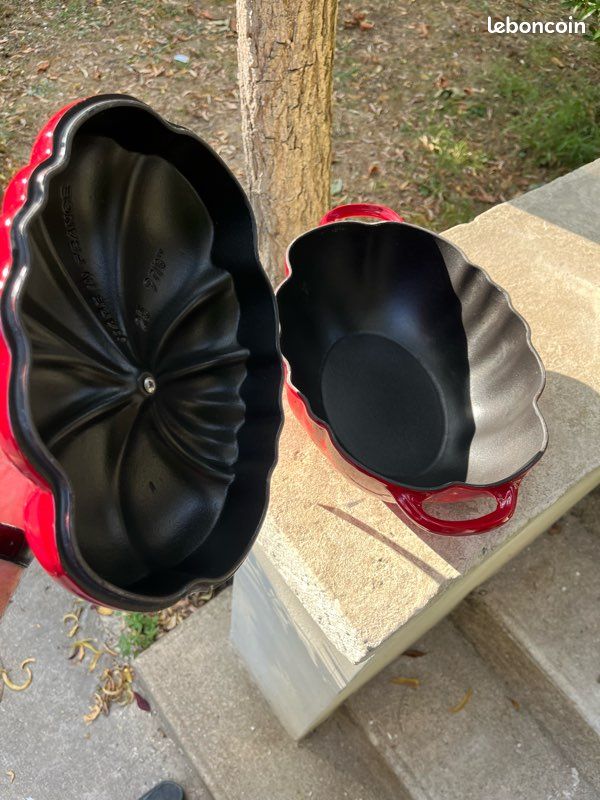 Cocotte Staub tomate (image 2)